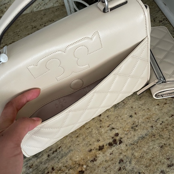 New 💓 Tory Burch bag - Picture 4 of 7